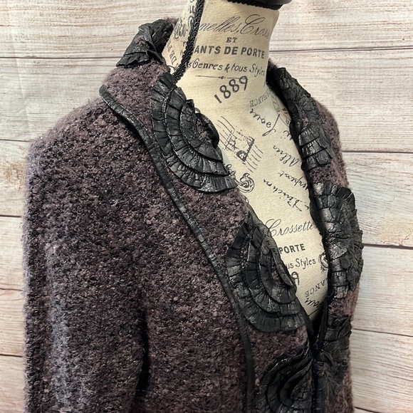 Dolce Cabo Cardigan Sweater Leather Rosettes Trim Size Large - Picture 2 of 14
